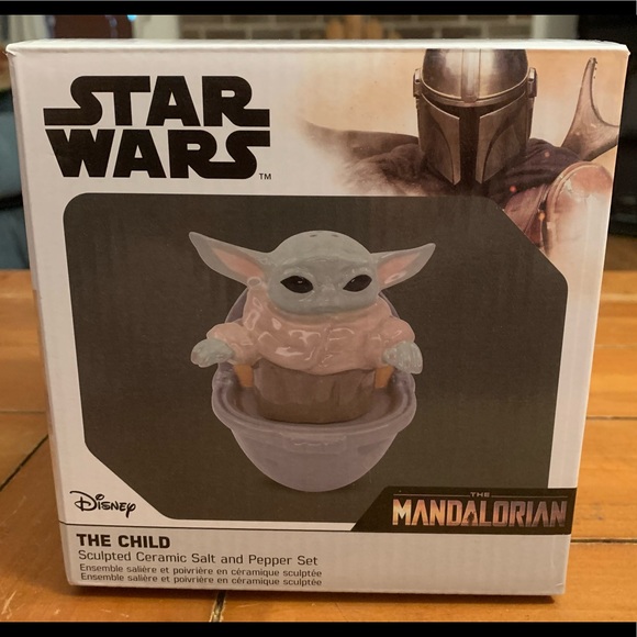 NIB Star Wars The Child Sculpted Ceramic Salt & Pepper Set - Picture 6 of 6